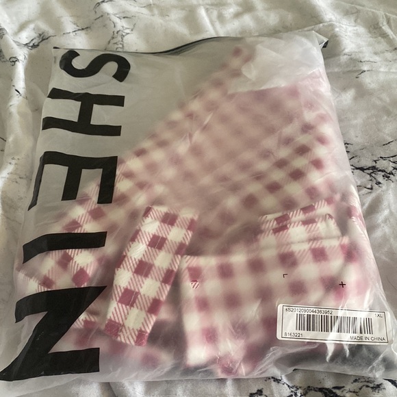 Plus slit hem gingham pink 1XL still in package - never worn - Picture 6 of 6